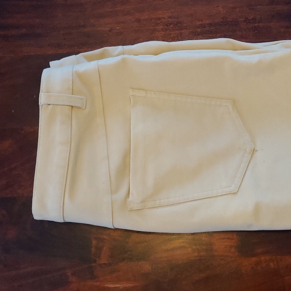 Too Small - Picture 3 of 4